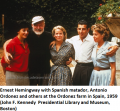 Icon of Ernest Hemingway y  Antonio Ordoñez  con la familia